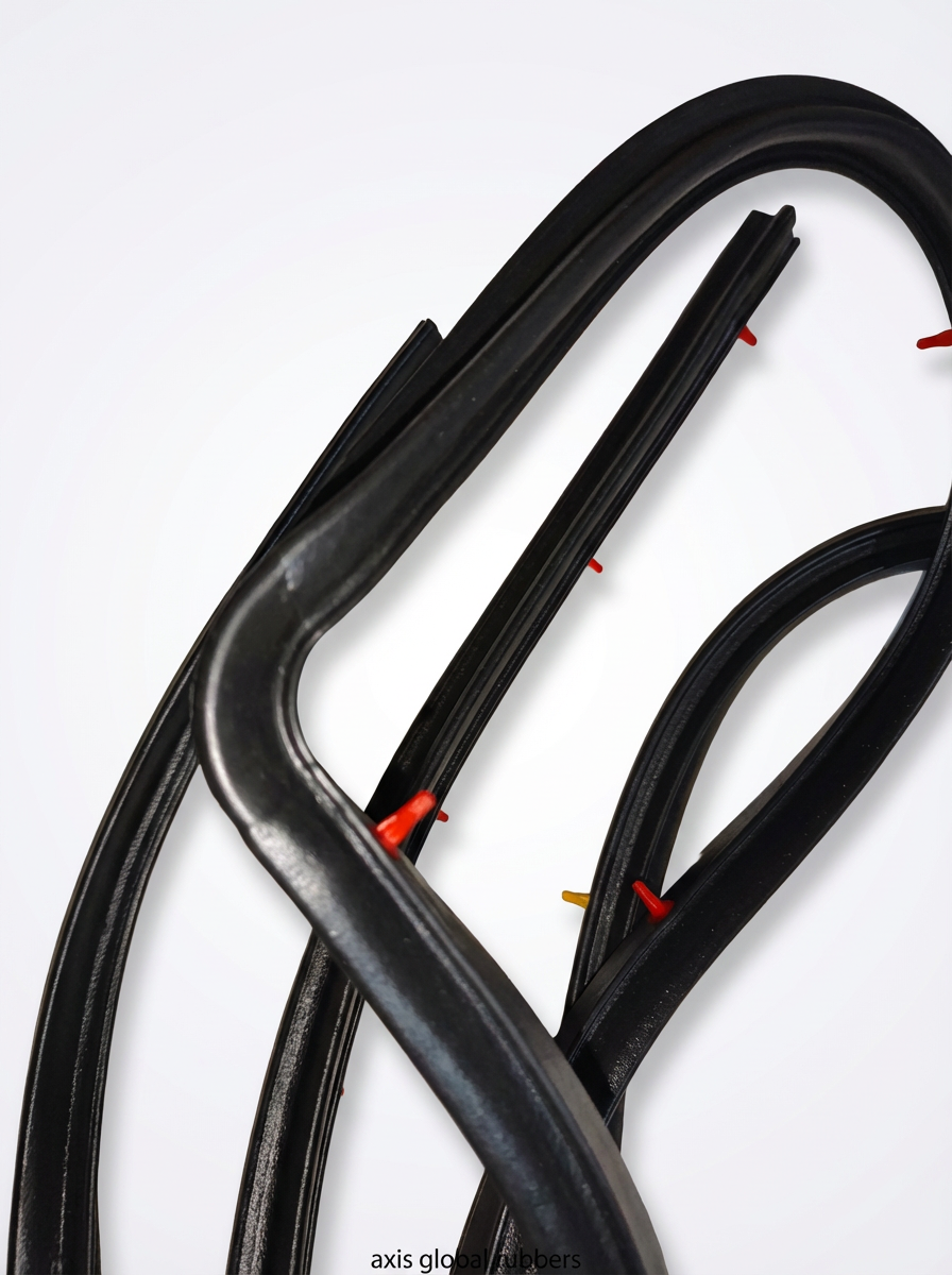 REAR DOOR RUBBER BOLERO